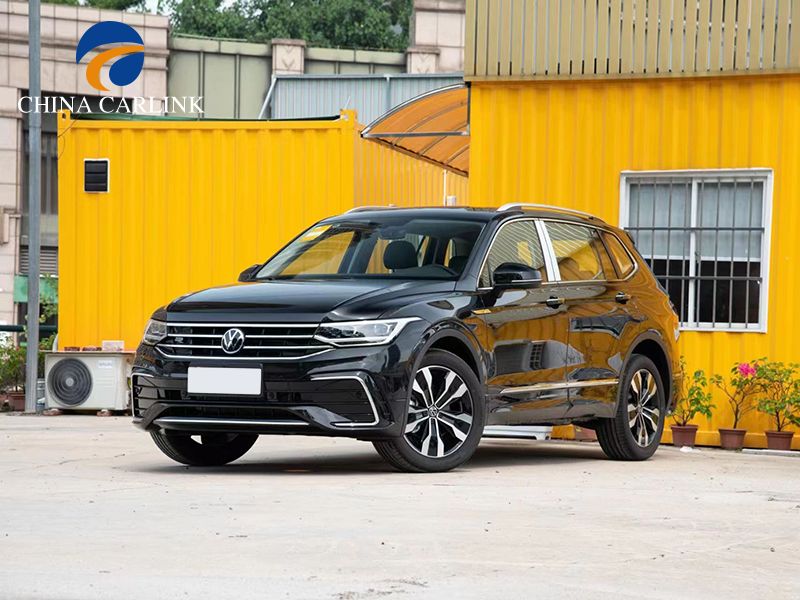 Volkswagen Tiguan L. pubblica